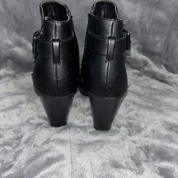 Elegant Triple-Buckle Black Ankle Booties - Picture 3 of 3
